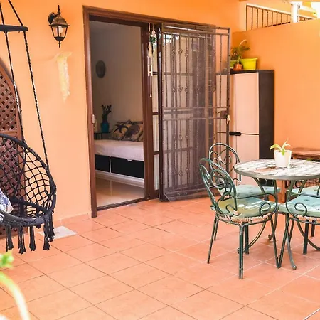 Peaceful 2 Bedroom Διαμέρισμα