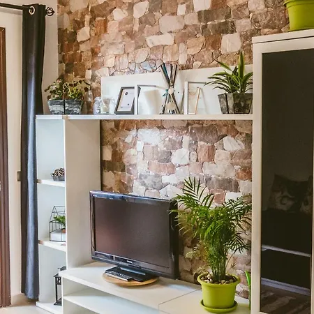 Peaceful 2 Bedroom Διαμέρισμα